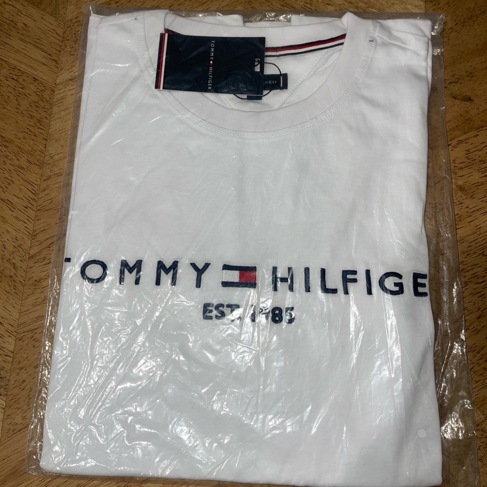 Tommy Hilfiger Embroidered Tommy Logo T-Shirt
